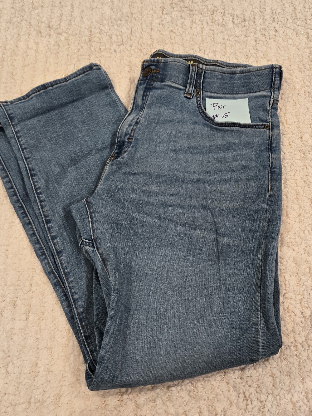 Lee Men's Extreme Motion Slim Fit Straight Leg Medium Blue Wash Jeans